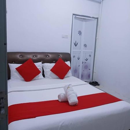 באטו פרינג'י Max Ferringhi Hotel מראה חיצוני תמונה