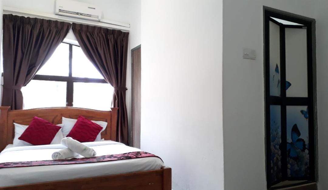 באטו פרינג'י Max Ferringhi Hotel מראה חיצוני תמונה